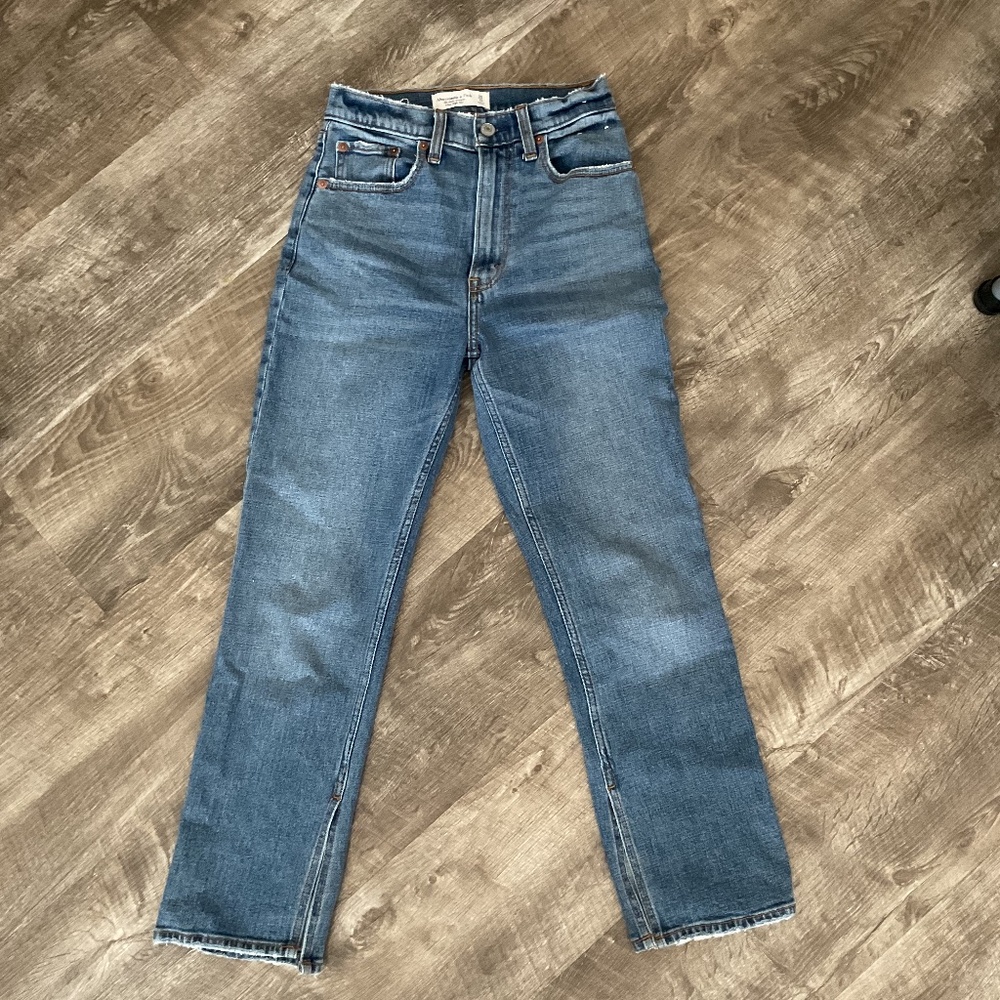 Abercrombie & Fitch - The Ankle straight ultra  High Rise Split Hem Jean - 25/0